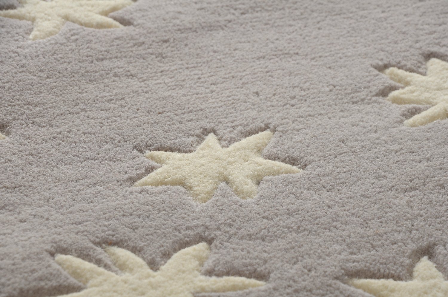 buy rugs online, buy carpets, star rug, round star rug, living room rugs, round rugs, round grey rugs, bedroom rug, fireplace rug, accent rug, littlelooms rugs, hand tufted rugs, handmade rugs