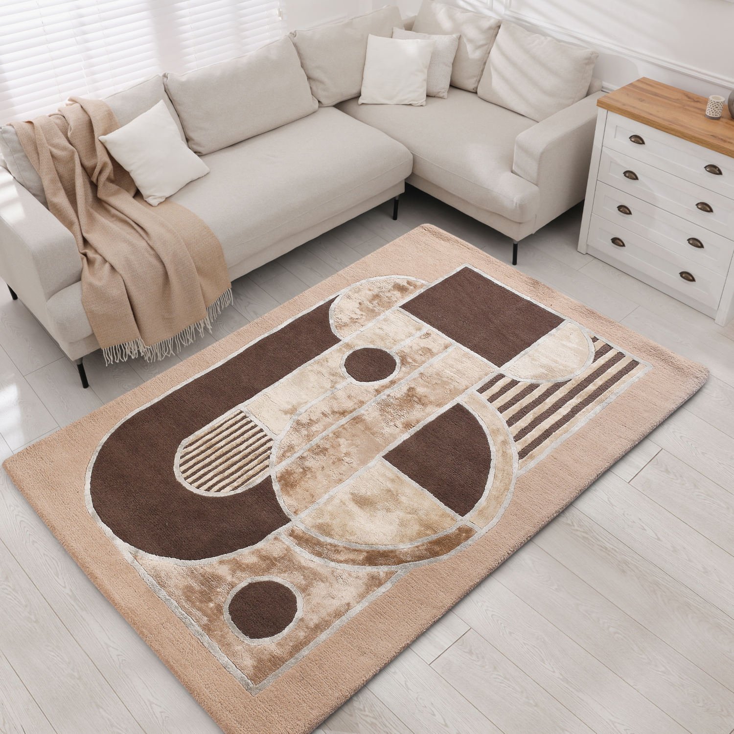 Beige artsilk curvilinear rug - Image 2