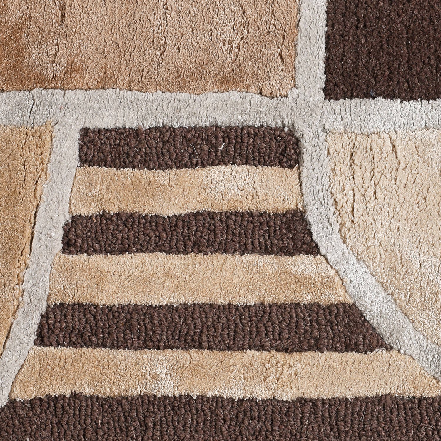 Beige artsilk curvilinear rug - Image 4