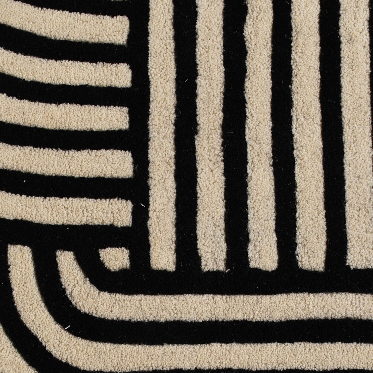 Infinity rug (black and white ) - Image 5