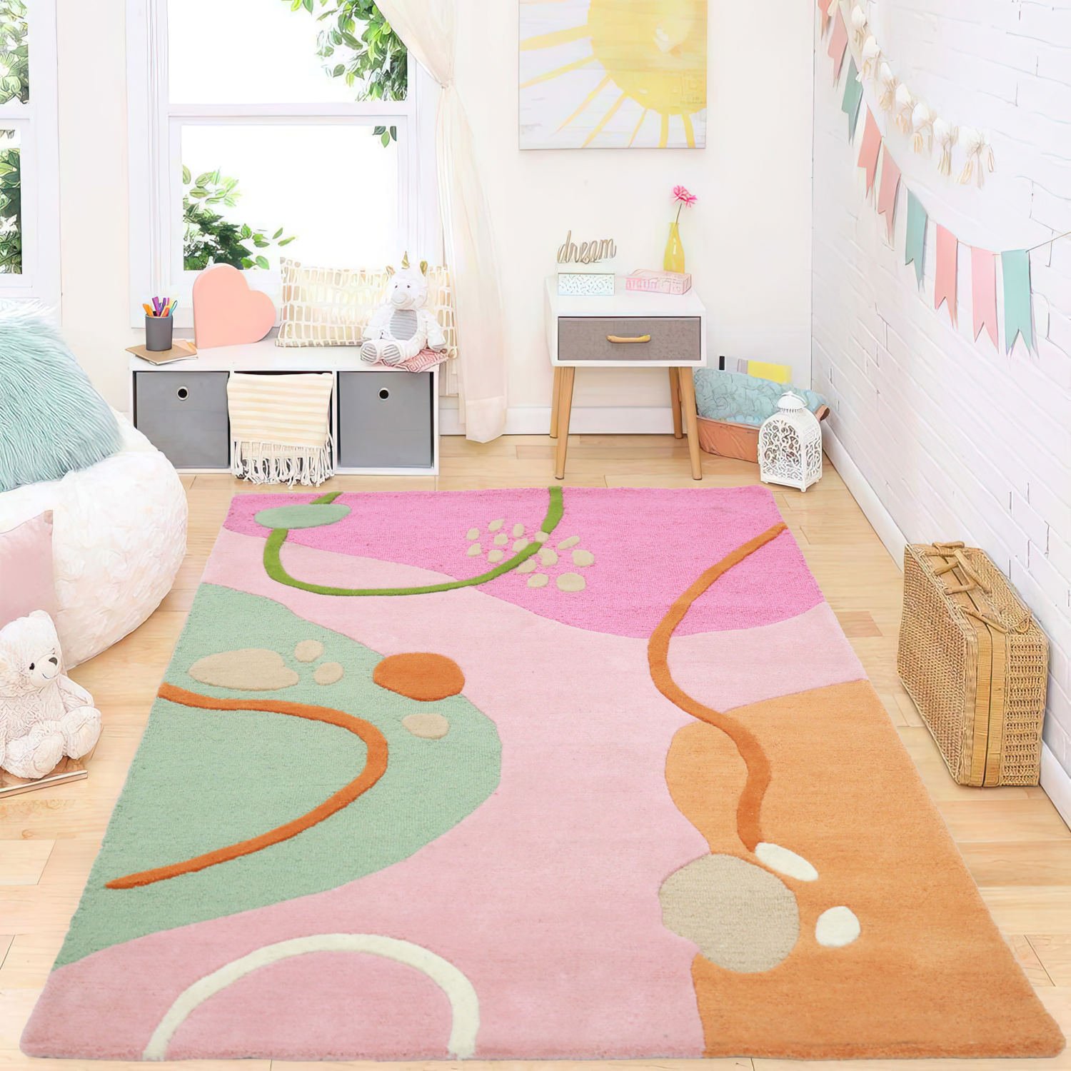 Organic wiggle playful rug